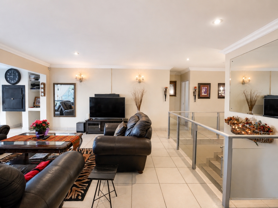5 Bedroom Property for Sale in Wavecrest Eastern Cape
